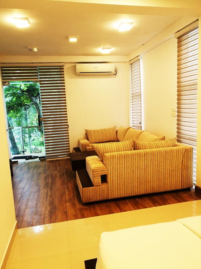 Villa Oak Residencies Kiribathgoda Esterno foto